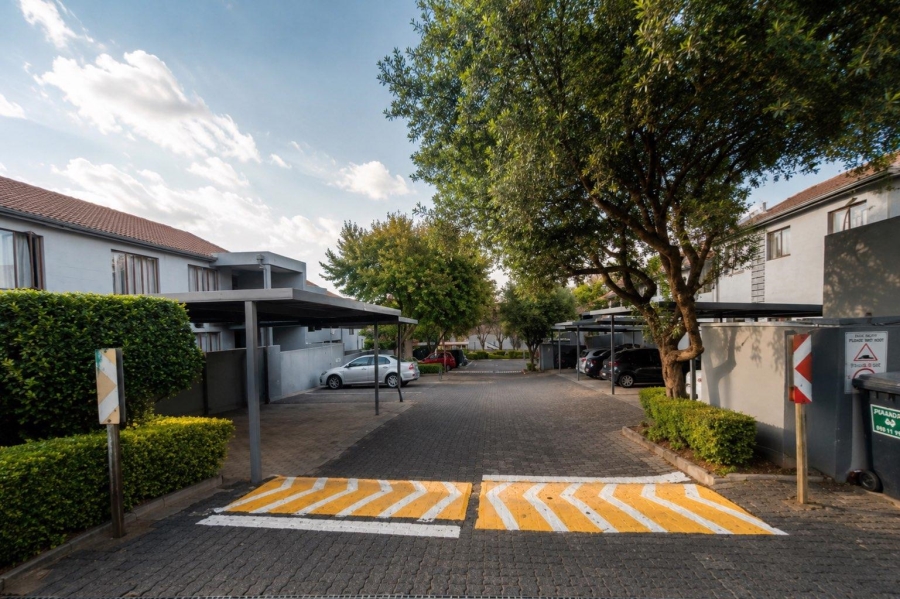 To Let 2 Bedroom Property for Rent in Douglasdale Gauteng