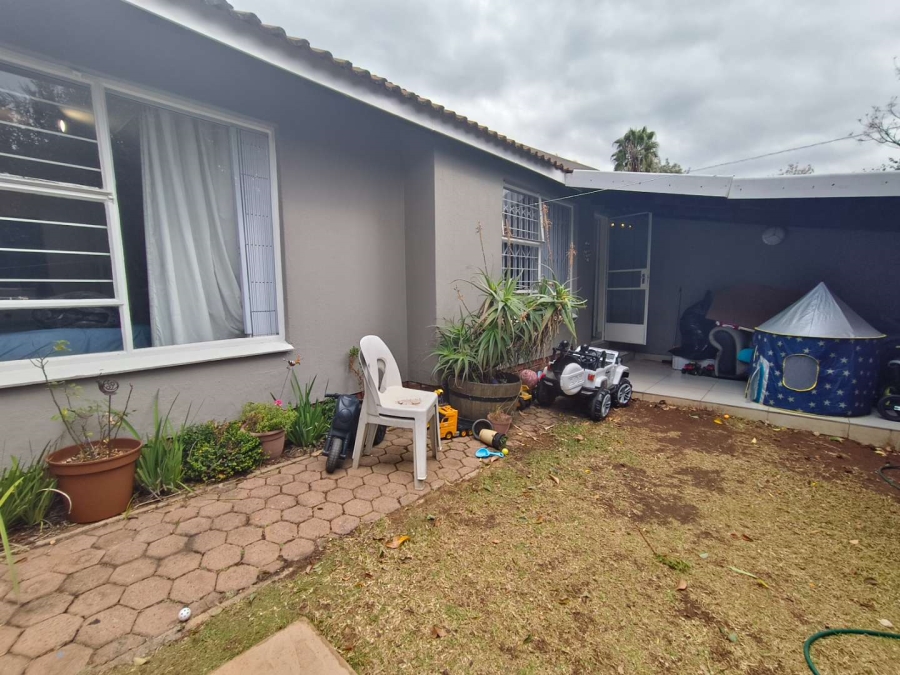 To Let 2 Bedroom Property for Rent in North Riding Gauteng
