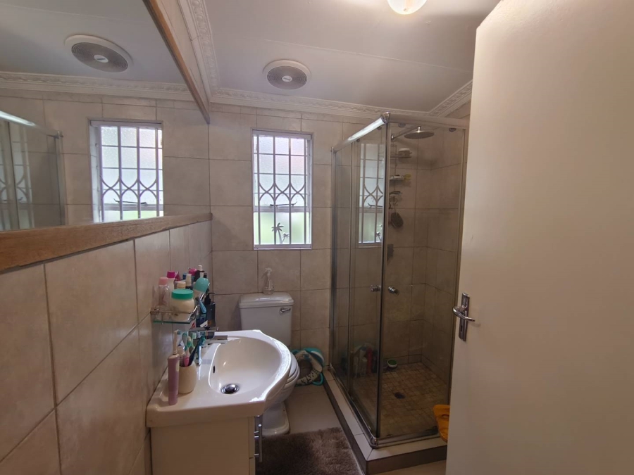 To Let 2 Bedroom Property for Rent in North Riding Gauteng