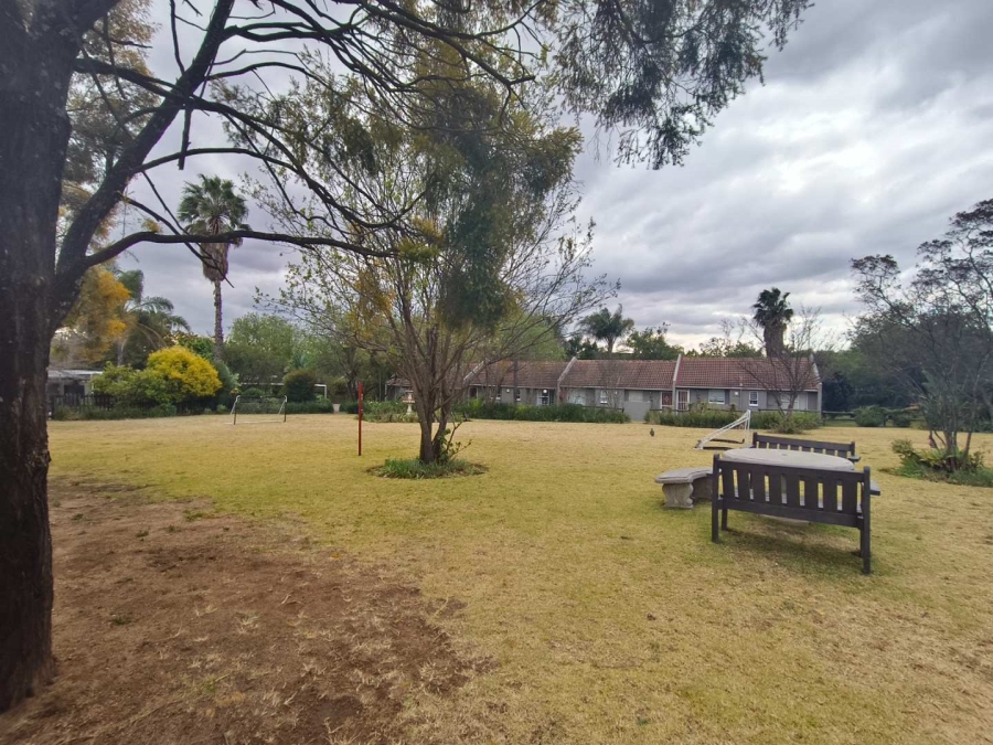 To Let 2 Bedroom Property for Rent in North Riding Gauteng