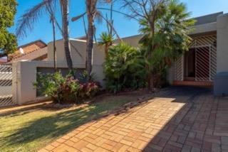 3 Bedroom Property for Sale in Suideroord Gauteng