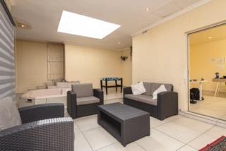3 Bedroom Property for Sale in Suideroord Gauteng