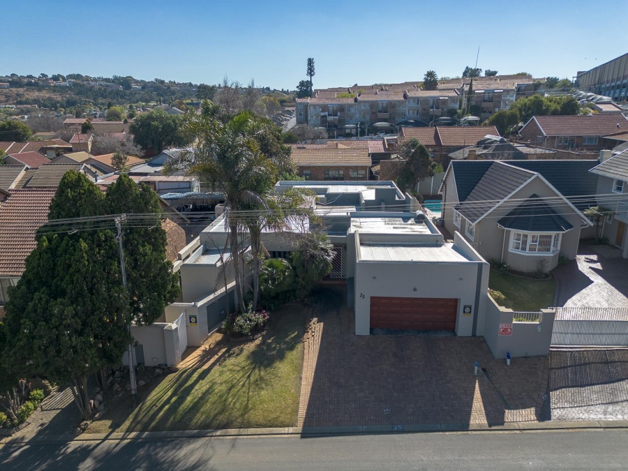 3 Bedroom Property for Sale in Suideroord Gauteng