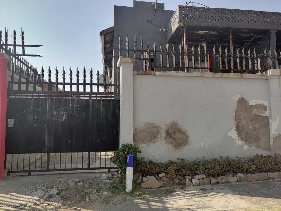 8 Bedroom Property for Sale in Rosettenville Gauteng