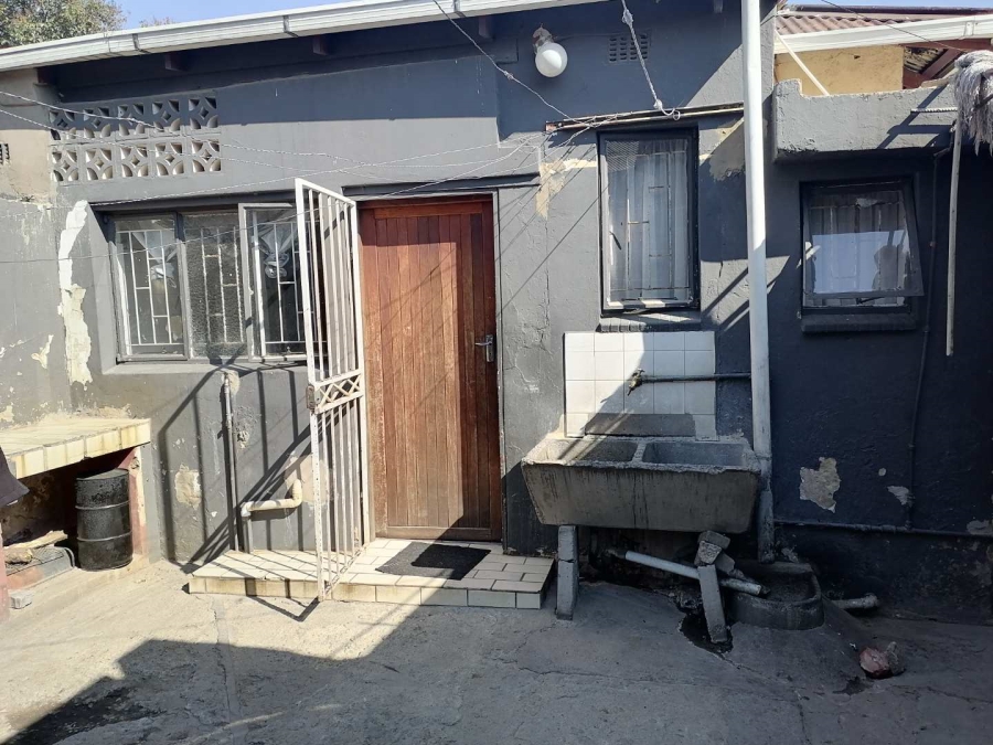 8 Bedroom Property for Sale in Rosettenville Gauteng