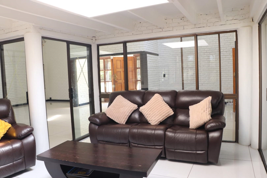 4 Bedroom Property for Sale in Strubensvallei Gauteng