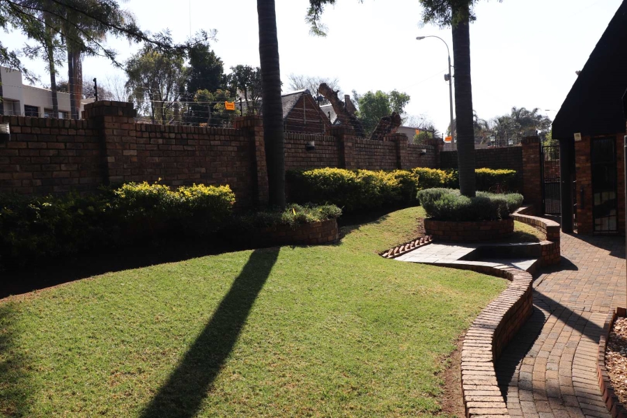 4 Bedroom Property for Sale in Strubensvallei Gauteng