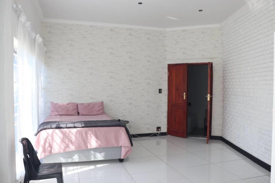 4 Bedroom Property for Sale in Strubensvallei Gauteng