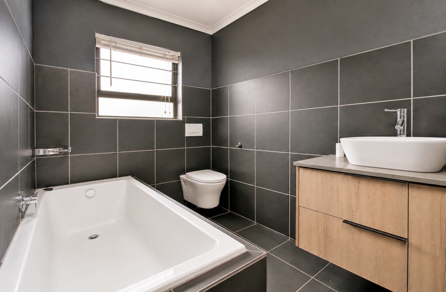 3 Bedroom Property for Sale in Honeydew Manor Gauteng
