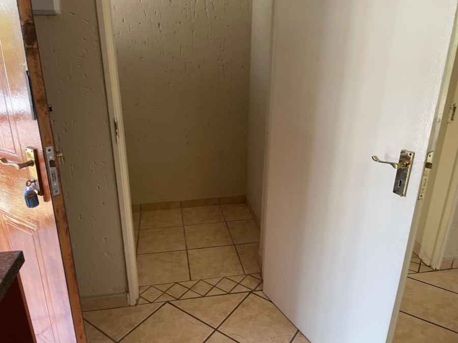 To Let 1 Bedroom Property for Rent in Paulshof Gauteng