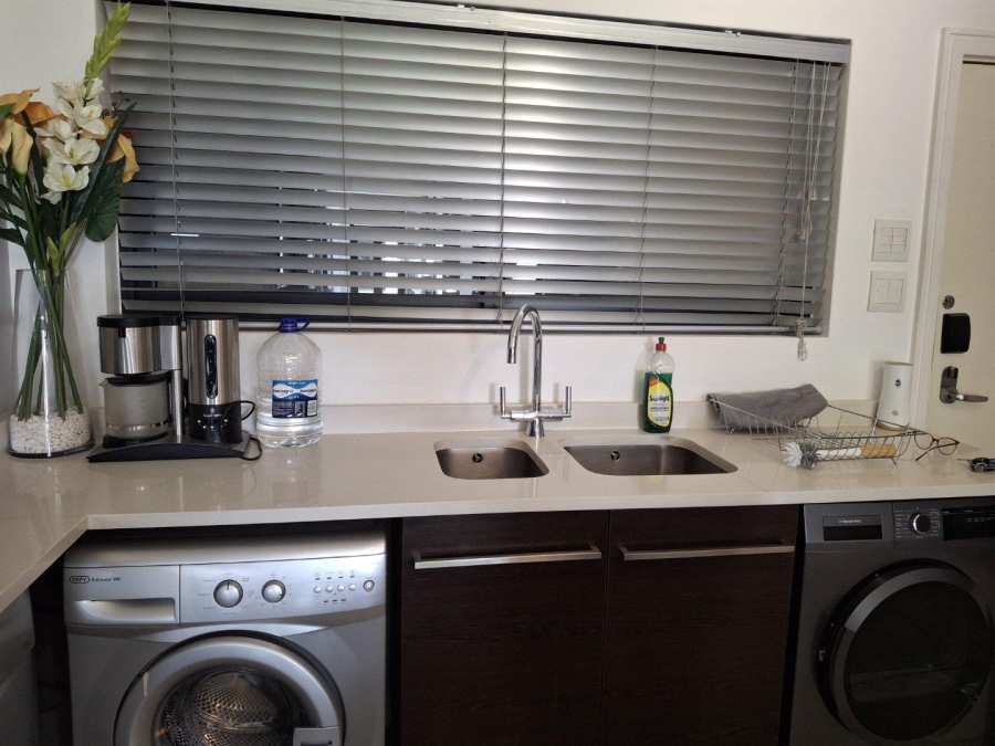 To Let 2 Bedroom Property for Rent in Morningside Gauteng