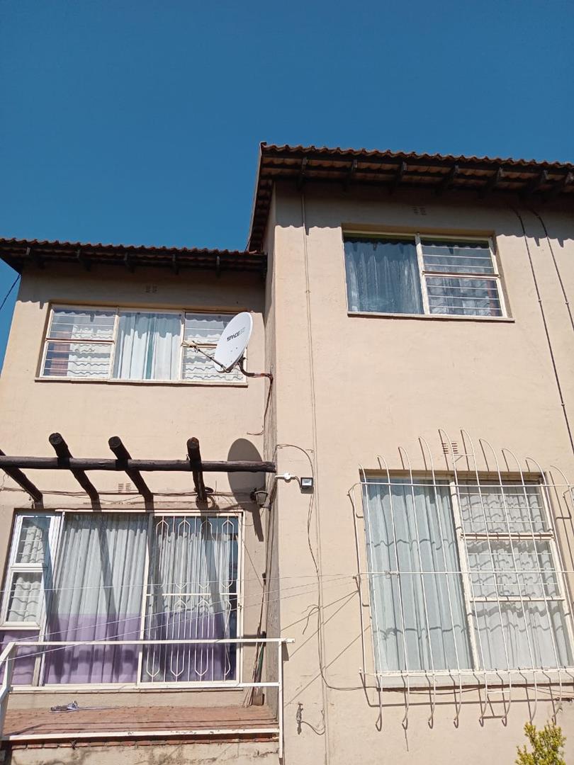 4 Bedroom Property for Sale in Corlett Gardens Gauteng