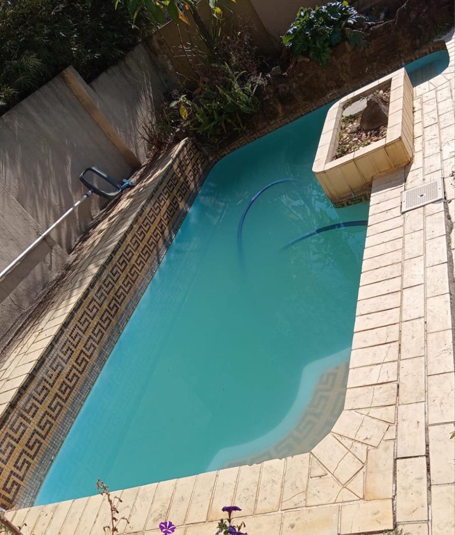 4 Bedroom Property for Sale in Corlett Gardens Gauteng