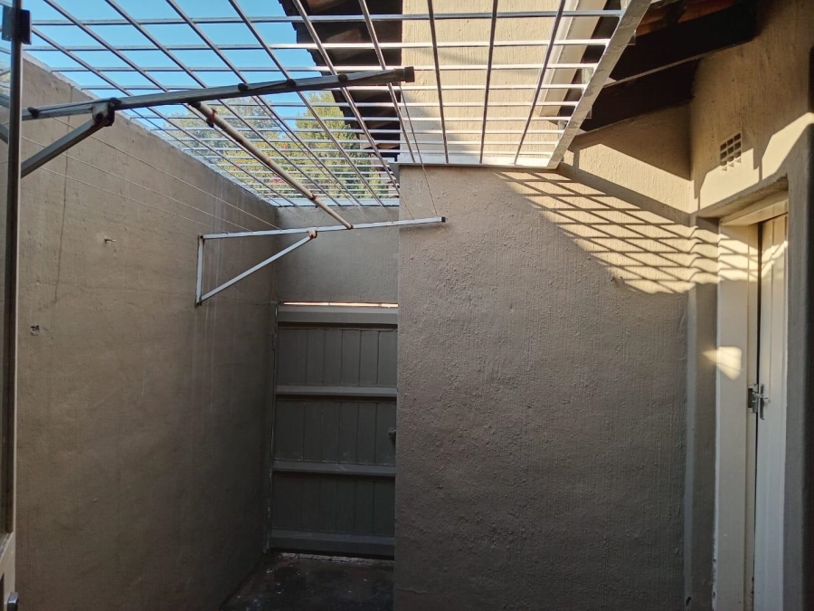 4 Bedroom Property for Sale in Corlett Gardens Gauteng