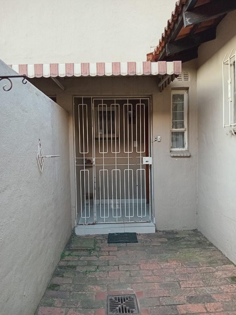 4 Bedroom Property for Sale in Corlett Gardens Gauteng