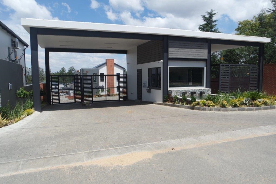 To Let 2 Bedroom Property for Rent in Broadacres Gauteng