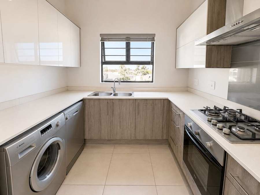 To Let 2 Bedroom Property for Rent in Broadacres Gauteng