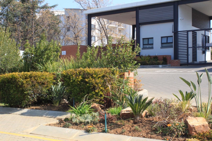 To Let 2 Bedroom Property for Rent in Broadacres Gauteng