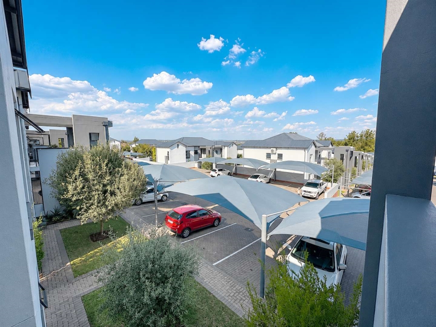 To Let 2 Bedroom Property for Rent in Broadacres Gauteng