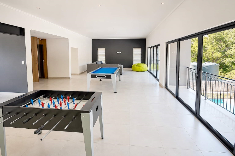 To Let 2 Bedroom Property for Rent in Broadacres Gauteng