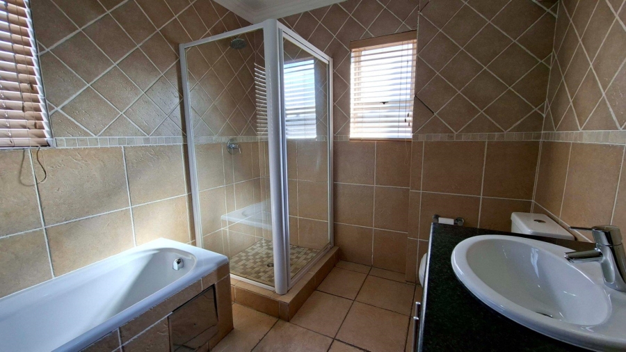 To Let 3 Bedroom Property for Rent in Edenburg Gauteng