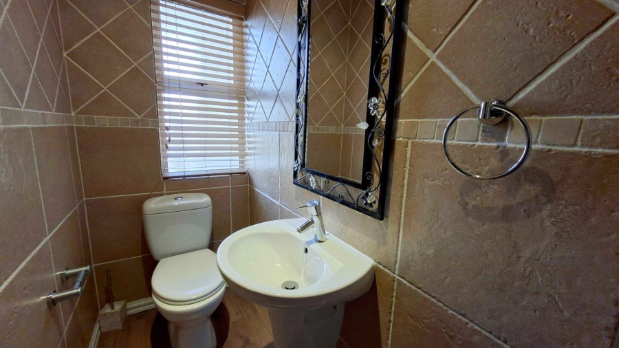 To Let 3 Bedroom Property for Rent in Edenburg Gauteng