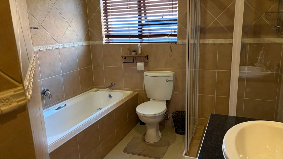 3 Bedroom Property for Sale in Noordhang Gauteng