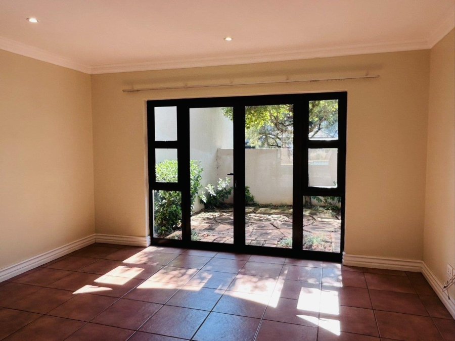 To Let 4 Bedroom Property for Rent in Silver Lakes Golf Estate Gauteng