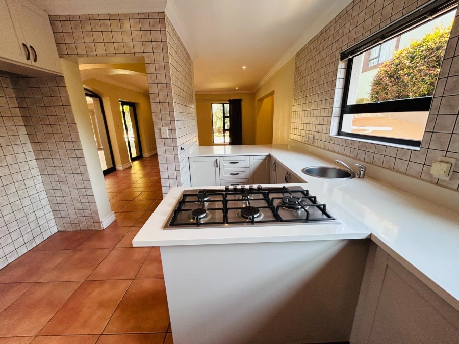 To Let 4 Bedroom Property for Rent in Silver Lakes Golf Estate Gauteng
