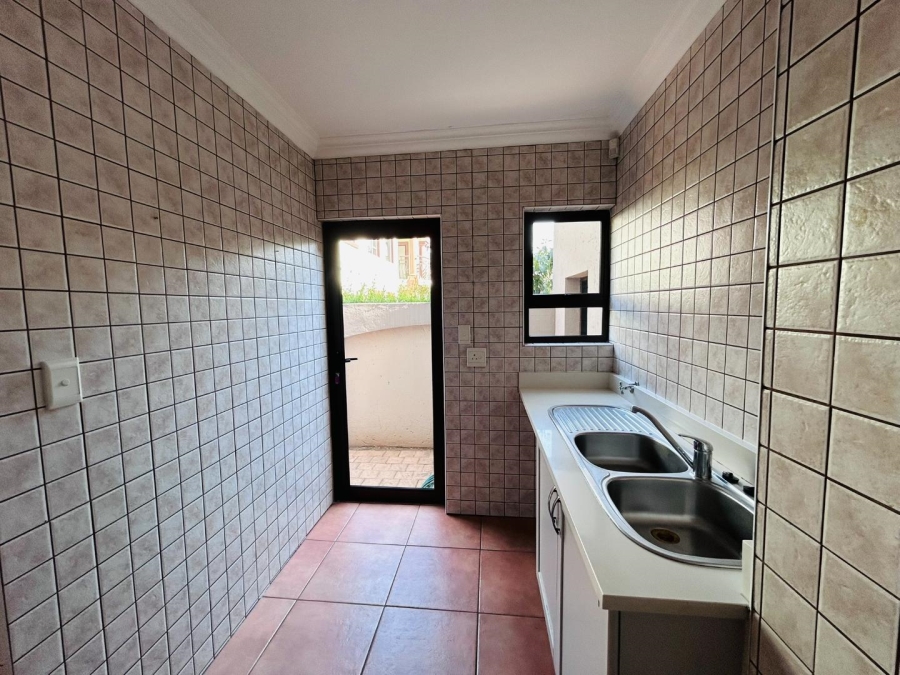 To Let 4 Bedroom Property for Rent in Silver Lakes Golf Estate Gauteng