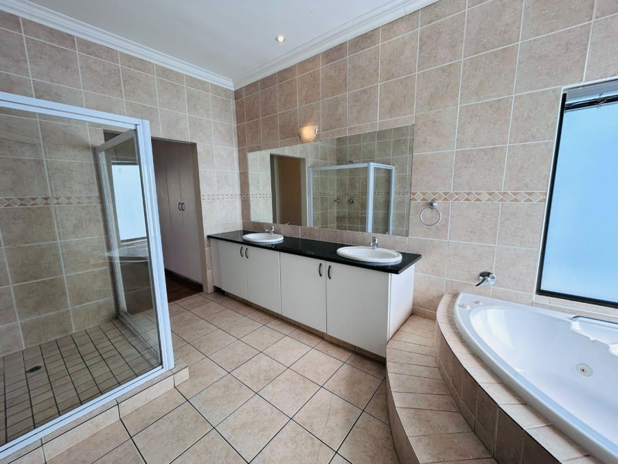 To Let 4 Bedroom Property for Rent in Silver Lakes Golf Estate Gauteng