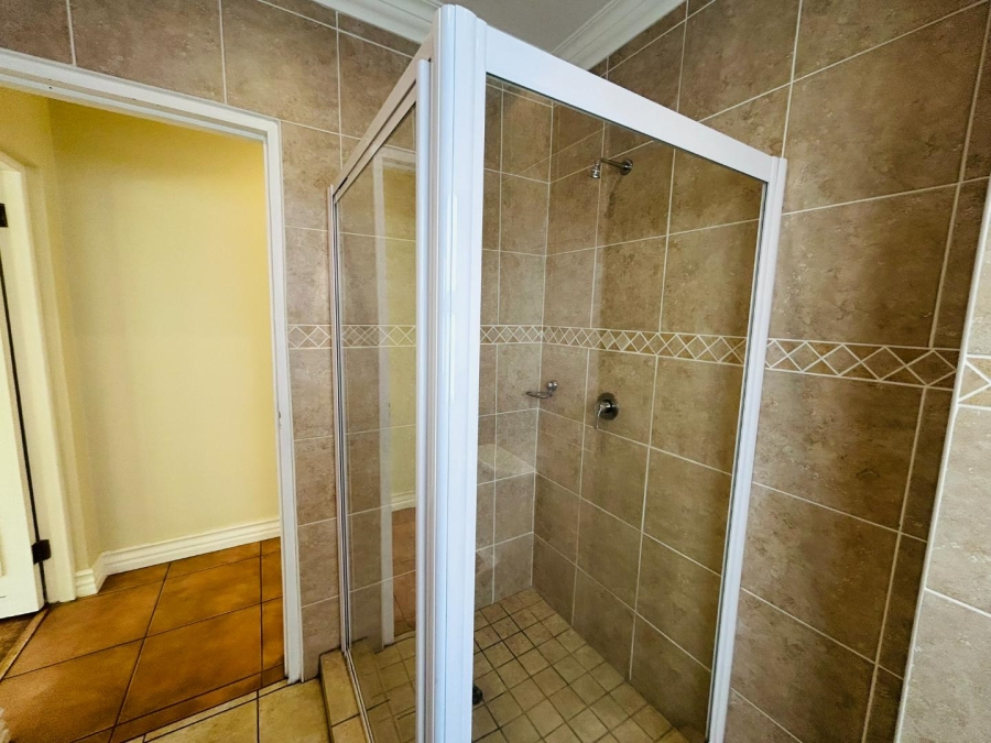To Let 4 Bedroom Property for Rent in Silver Lakes Golf Estate Gauteng