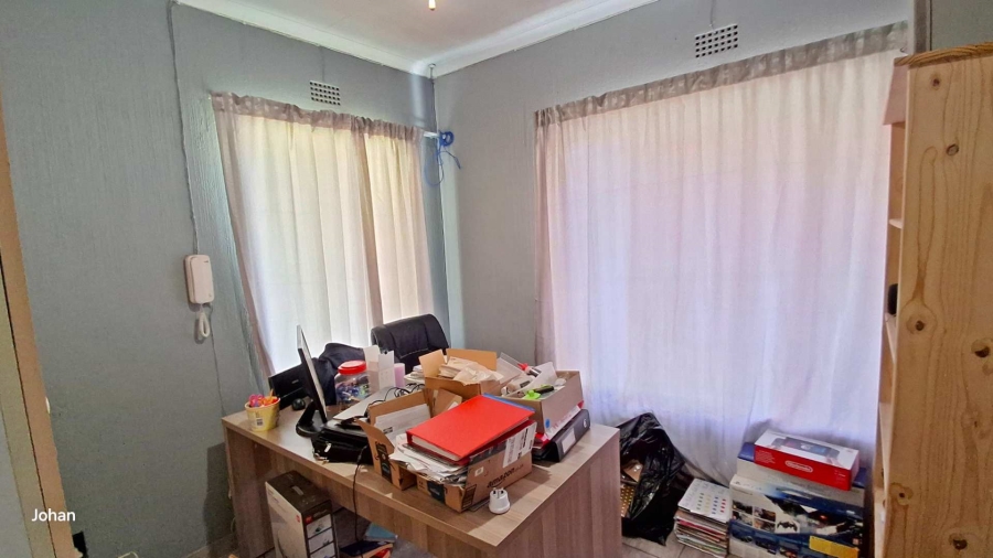 3 Bedroom Property for Sale in Verwoerdpark Gauteng