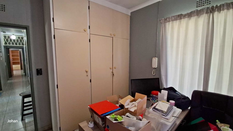 3 Bedroom Property for Sale in Verwoerdpark Gauteng