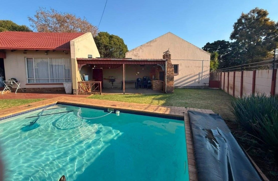 3 Bedroom Property for Sale in Verwoerdpark Gauteng