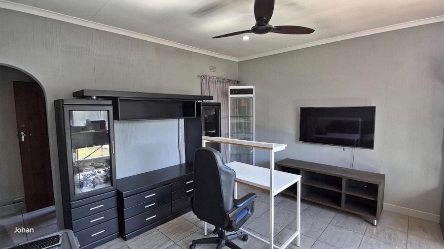 3 Bedroom Property for Sale in Verwoerdpark Gauteng