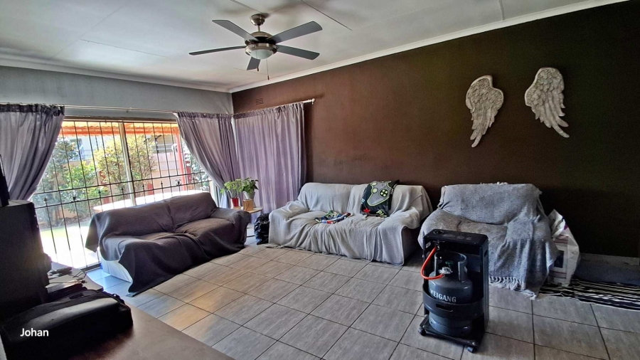 3 Bedroom Property for Sale in Verwoerdpark Gauteng