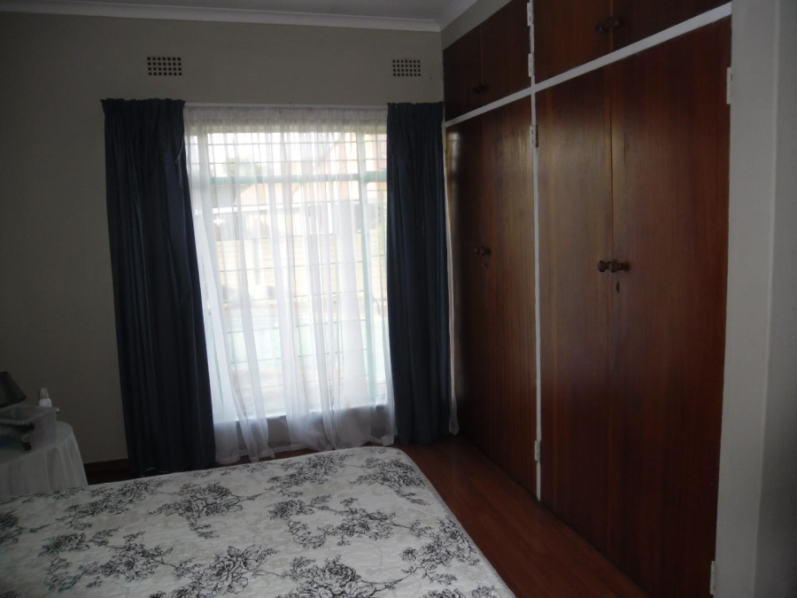 To Let 4 Bedroom Property for Rent in Brackendowns Gauteng