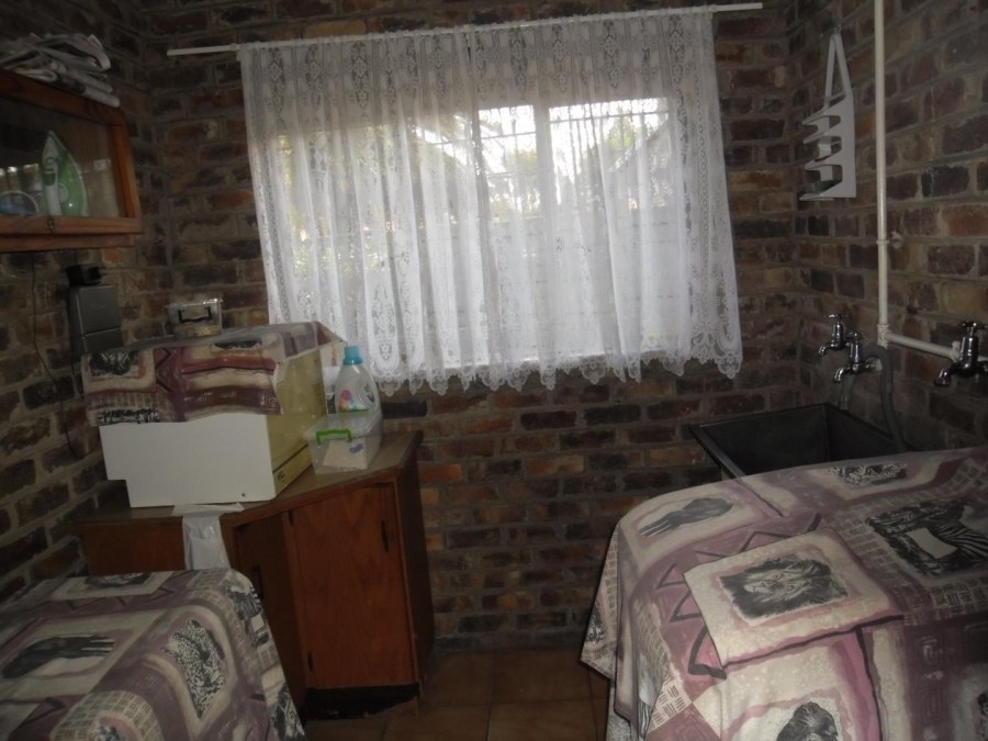 To Let 4 Bedroom Property for Rent in Brackendowns Gauteng