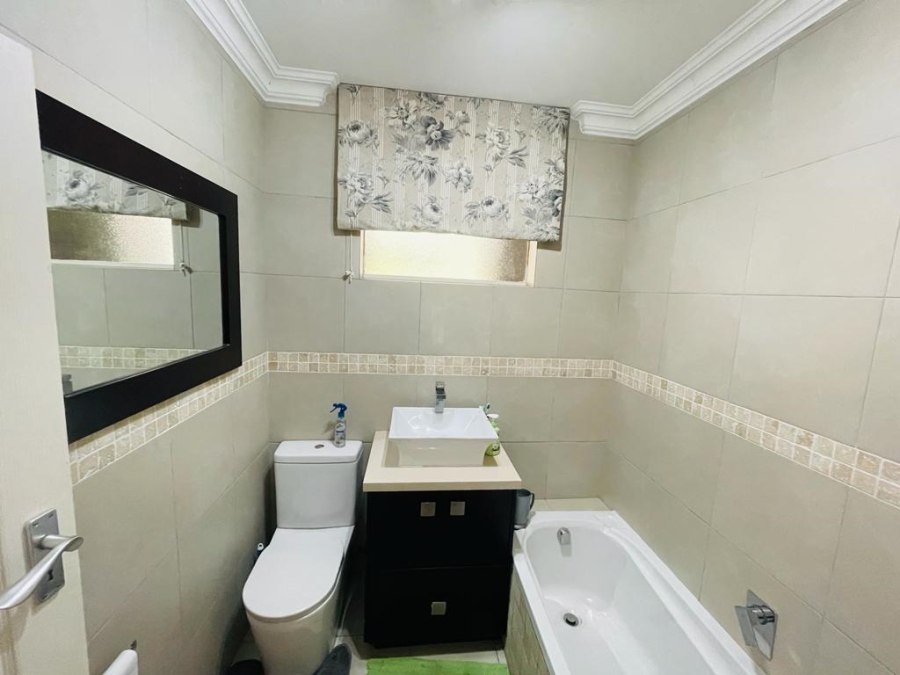 3 Bedroom Property for Sale in Benmore Gardens Gauteng