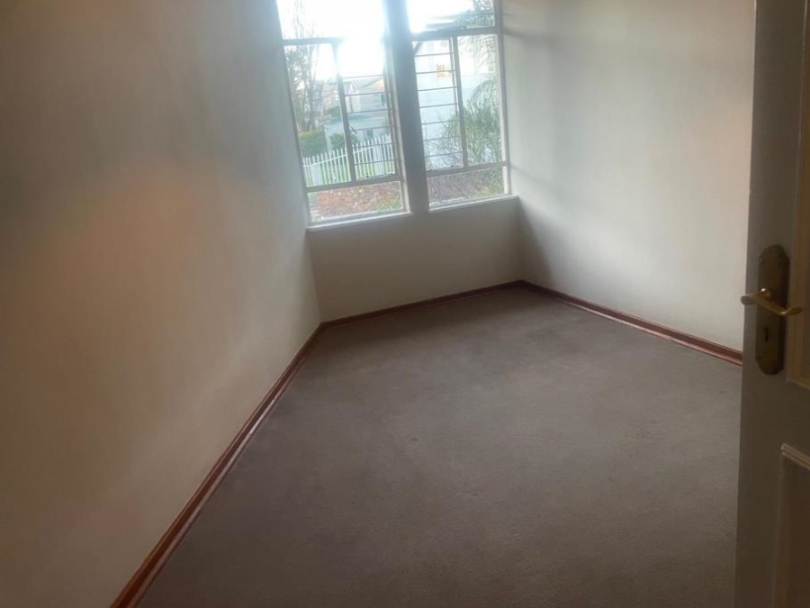 To Let 2 Bedroom Property for Rent in Illovo Gauteng