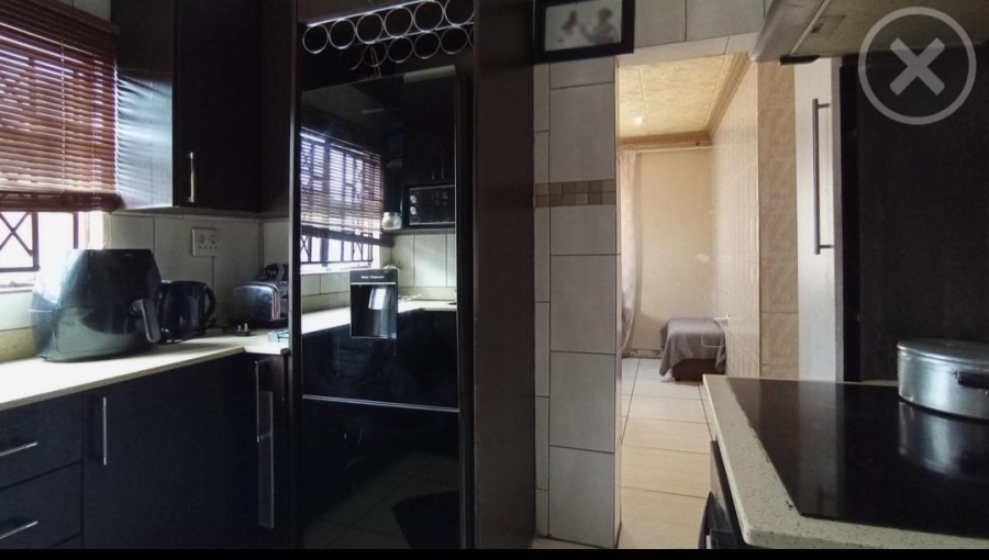 2 Bedroom Property for Sale in Soshanguve VV Gauteng