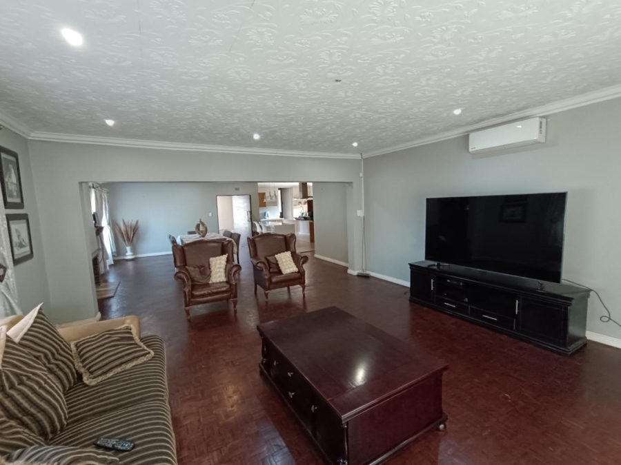 6 Bedroom Property for Sale in Eldoraigne Gauteng
