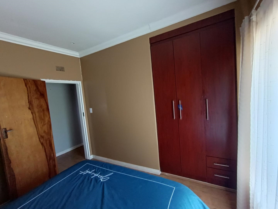 6 Bedroom Property for Sale in Eldoraigne Gauteng