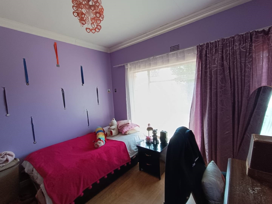 6 Bedroom Property for Sale in Eldoraigne Gauteng
