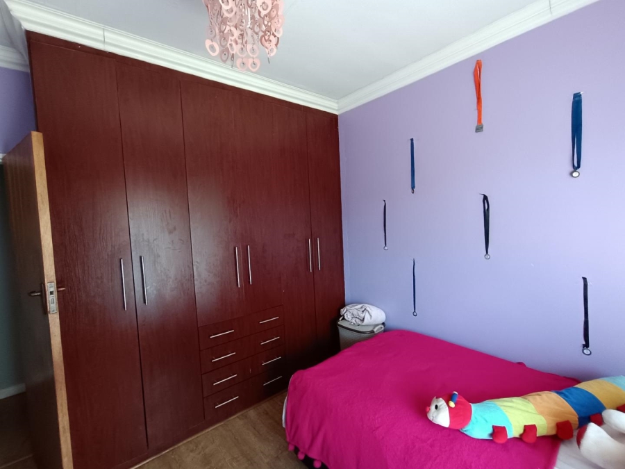 6 Bedroom Property for Sale in Eldoraigne Gauteng