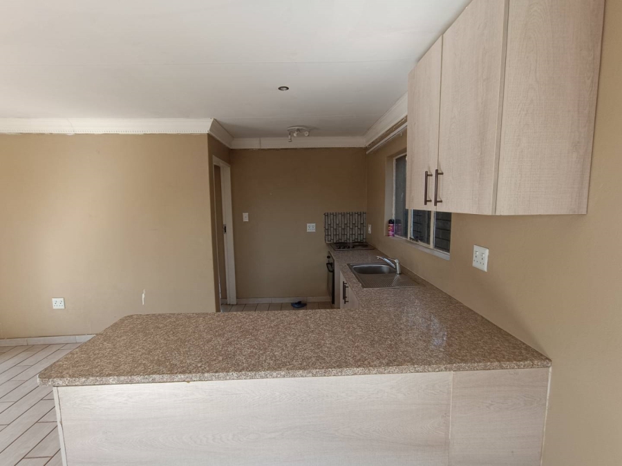 6 Bedroom Property for Sale in Eldoraigne Gauteng