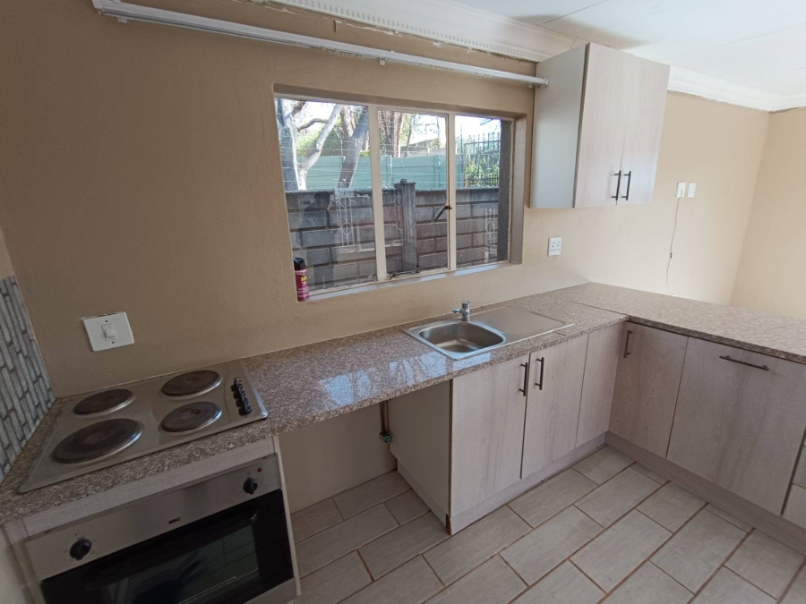 6 Bedroom Property for Sale in Eldoraigne Gauteng