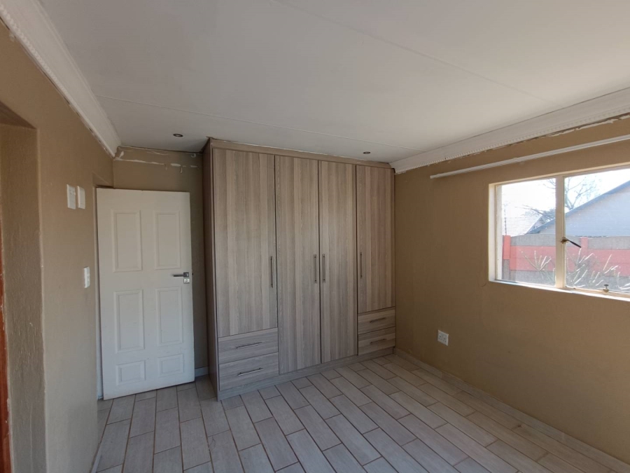 6 Bedroom Property for Sale in Eldoraigne Gauteng
