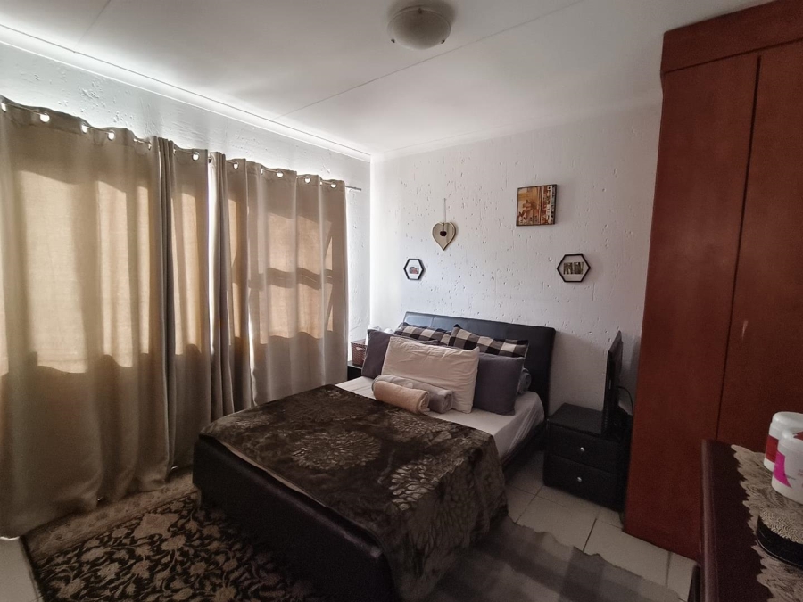 1 Bedroom Property for Sale in Ferndale Gauteng